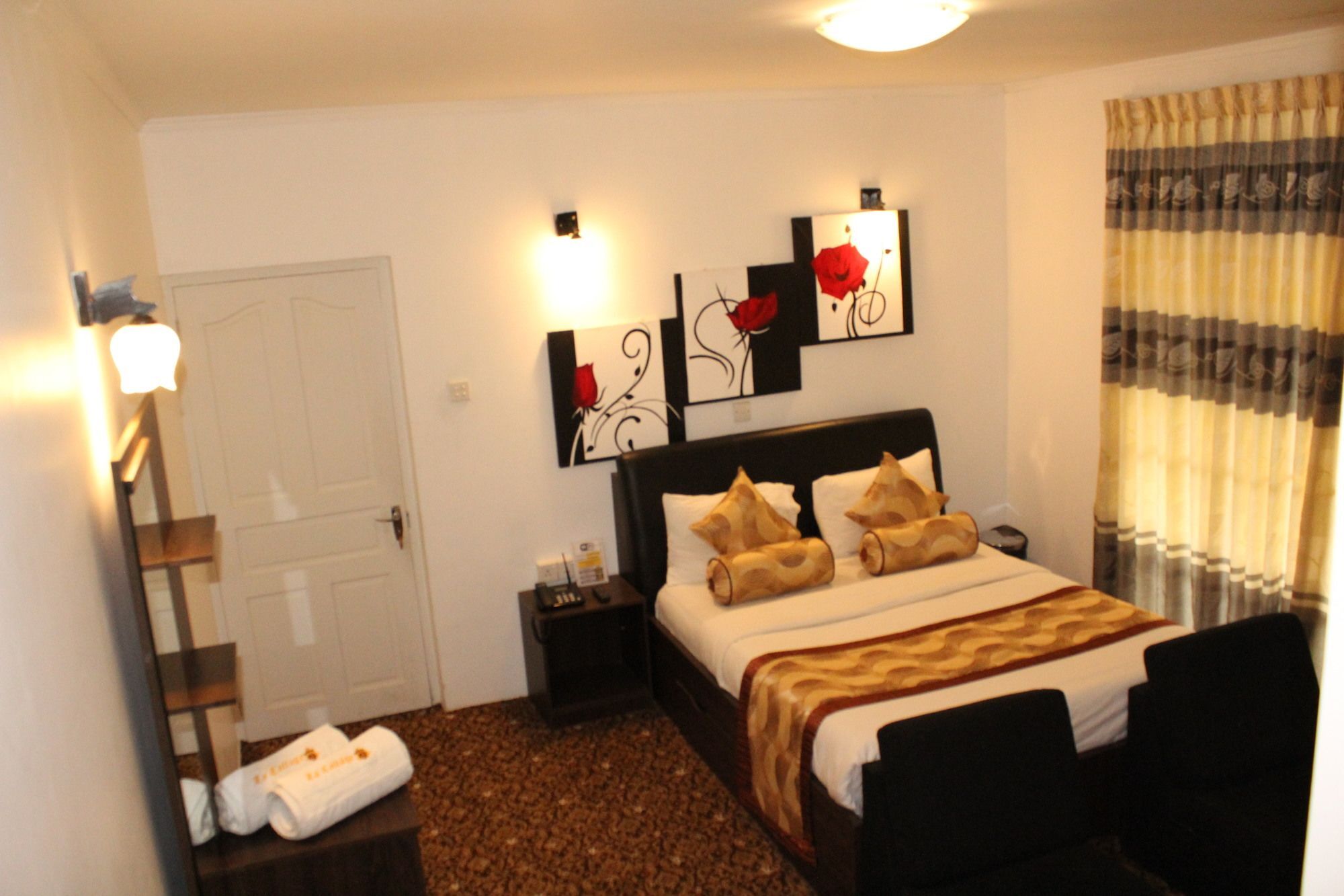 נוארה אליה La Cottage Boutique Hotel & Restaurant מראה חיצוני תמונה