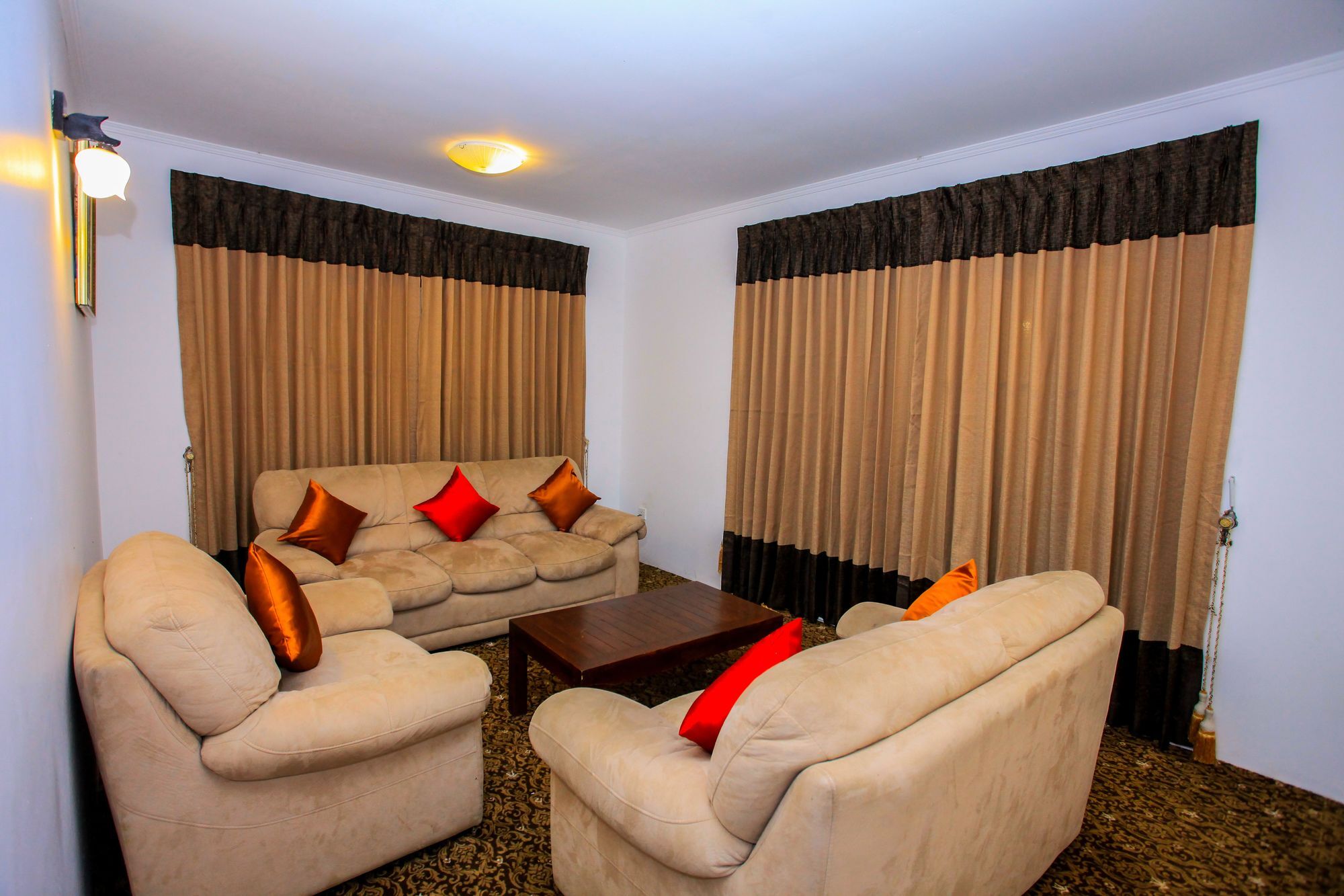 נוארה אליה La Cottage Boutique Hotel & Restaurant מראה חיצוני תמונה
