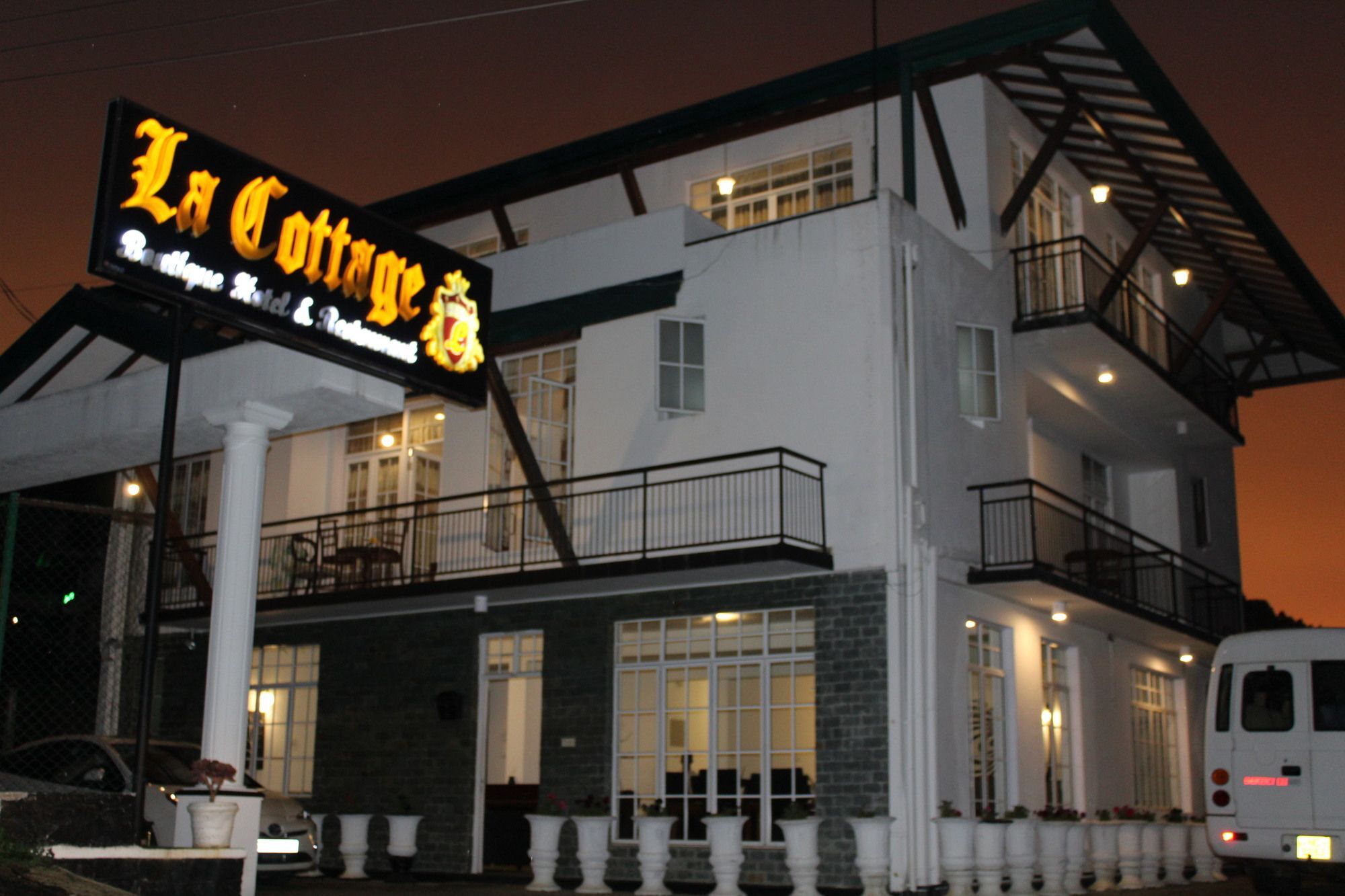 נוארה אליה La Cottage Boutique Hotel & Restaurant מראה חיצוני תמונה